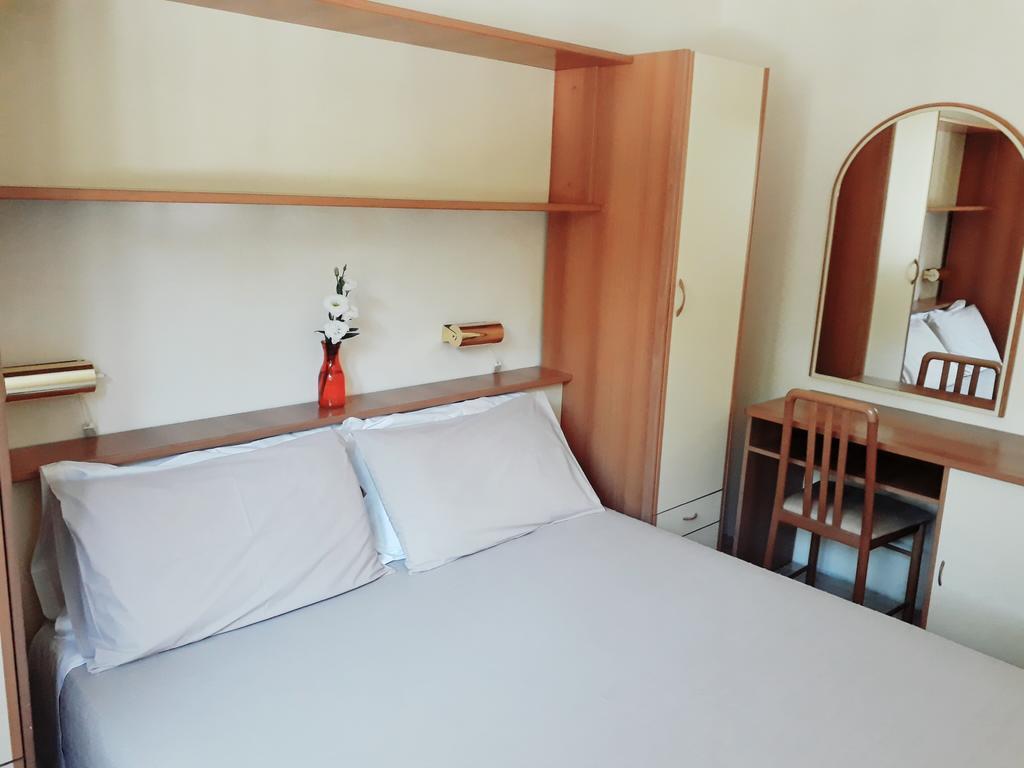 Hotel Helvetia 米兰马瑞提那 外观 照片