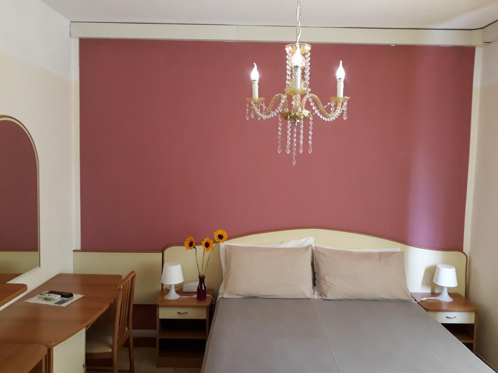 Hotel Helvetia 米兰马瑞提那 外观 照片